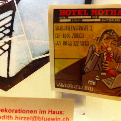 Gestaltung des Schaukastens anhand der wechselnden Visitenkarten